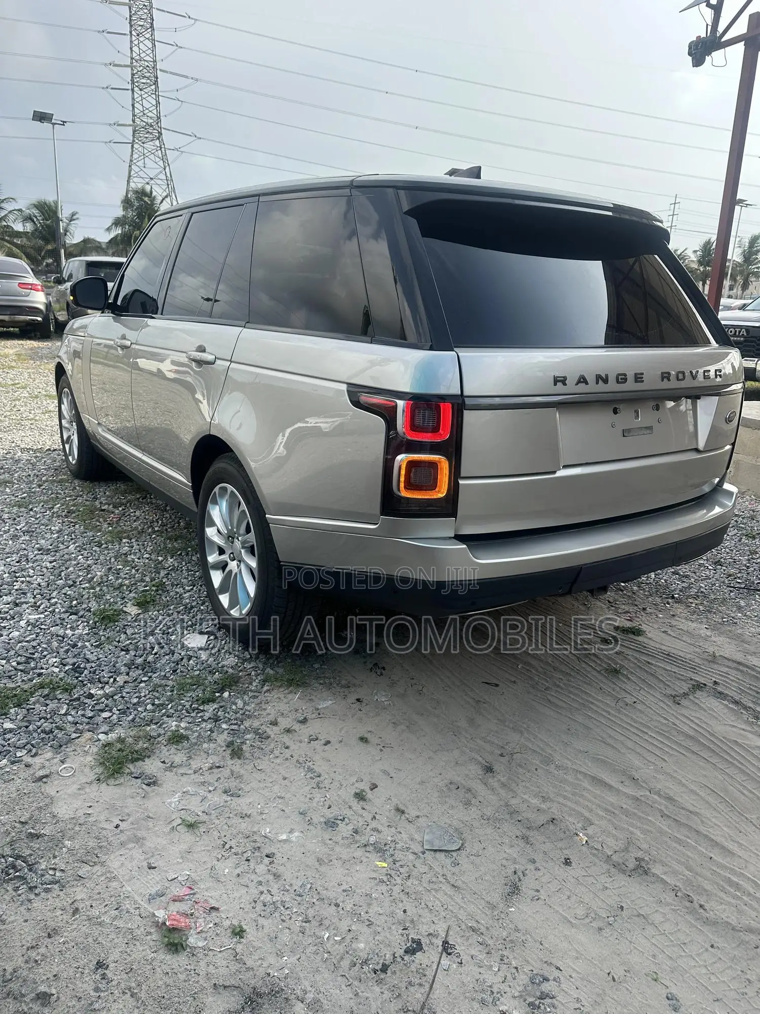 Land Rover Range Rover Vogue 2020 Gold