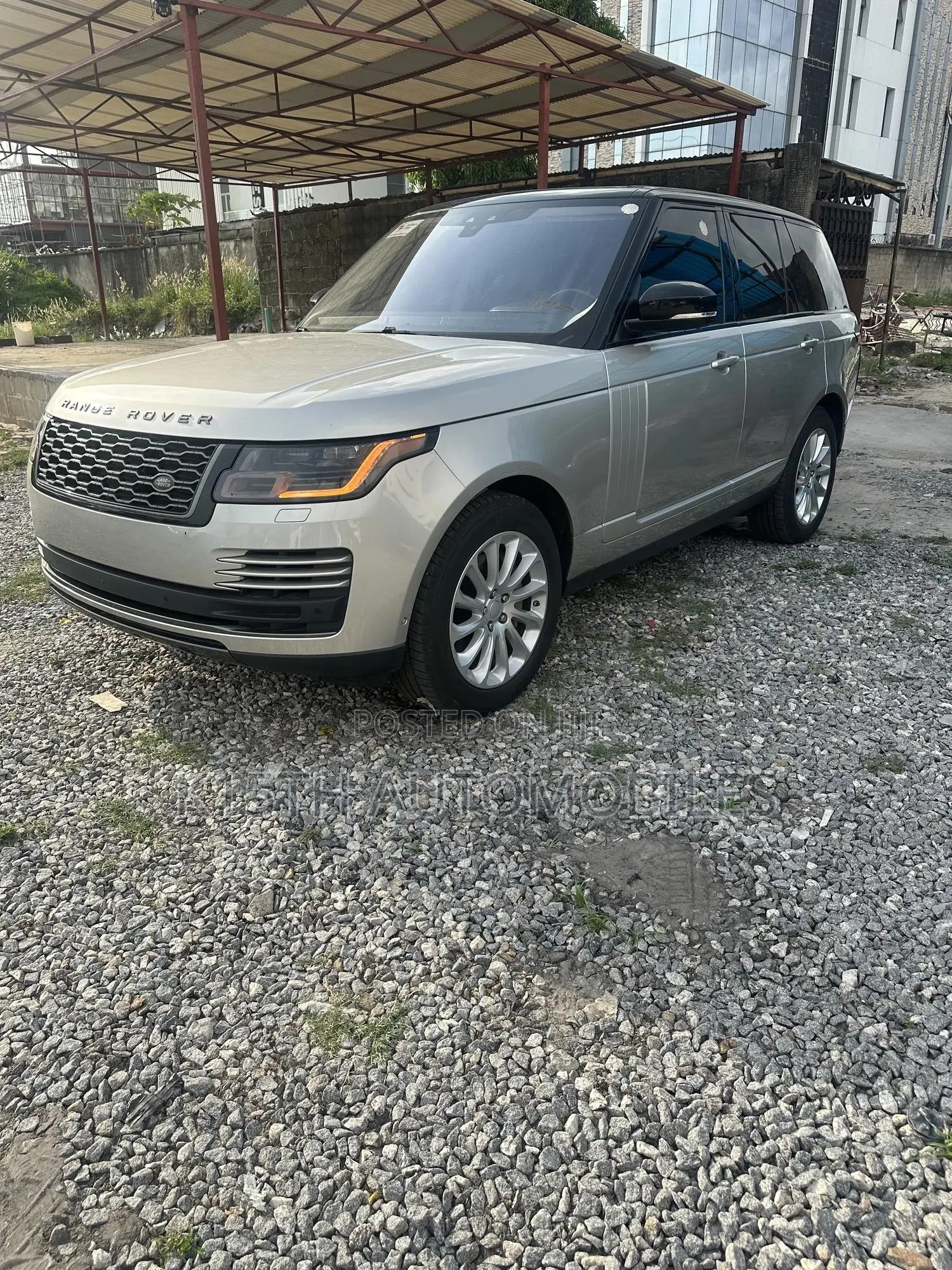 Land Rover Range Rover Vogue 2020 Gold