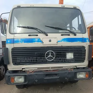 Mercedes-Benz 1999 White Water Tanker