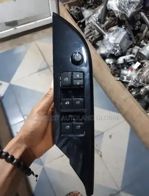 Toyota Hilux 2020-2024 Window Control (Pressing Bottom)