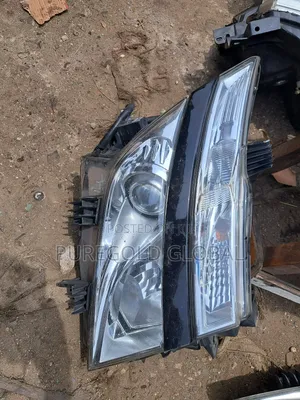Nissan Elgrand Headlamp
