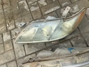 Camry 08 Headlights