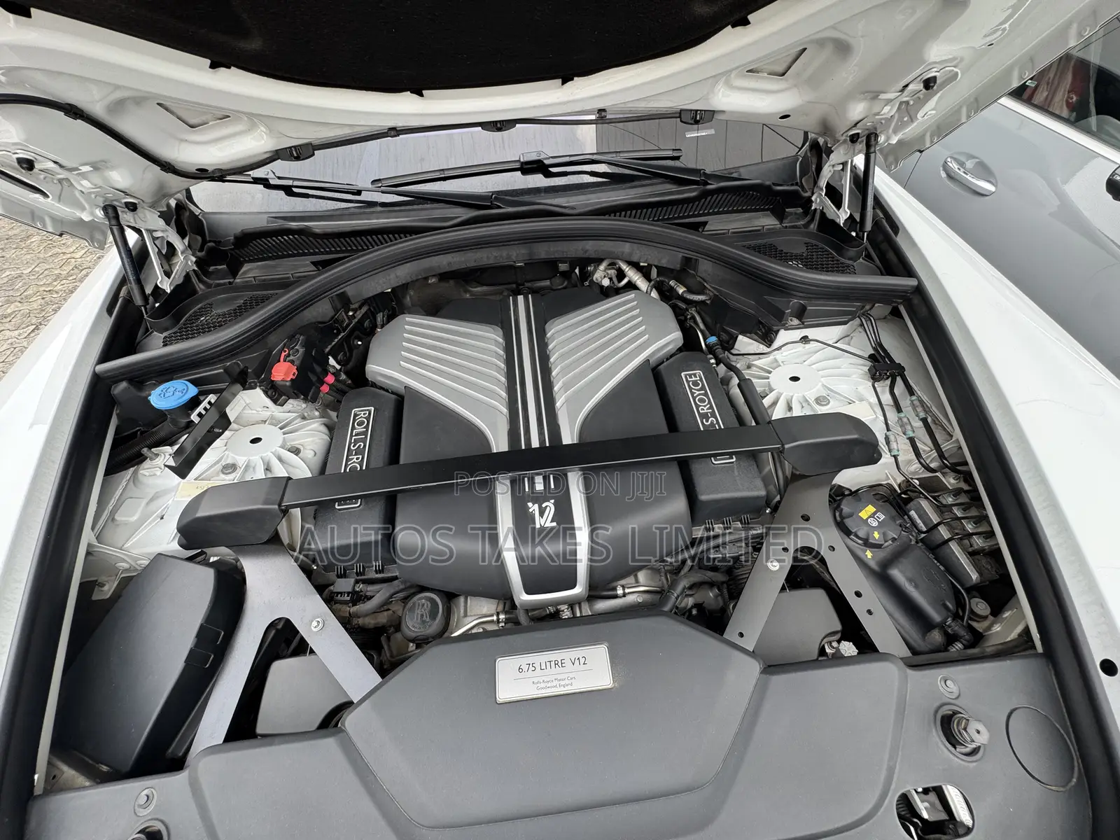 Rolls-Royce Cullinan Base 2022 White