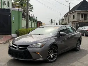 Toyota Camry XSE V6 4dr Sedan (3.5L 6cyl 6A) 2016 Gray