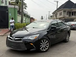 Toyota Camry XLE 4dr Sedan (3.5L 6cyl 6A) 2015 Black