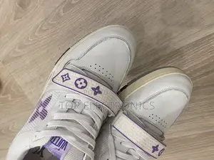High Quality Lv Sneakers
