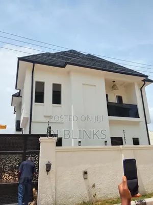 4bdrm Apartment in Conics Homes, Oshimili South for sale