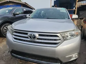 Toyota Highlander Limited 3.5l 4WD 2013 Silver