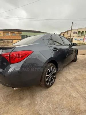 Toyota Corolla XSE 4dr Sedan (1.8L 4cyl CVT) 2017 Gray