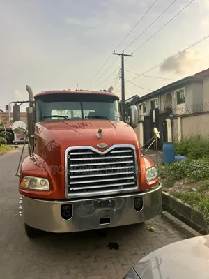 Trailer Head