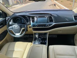Toyota Highlander Limited 4dr SUV AWD (3.5L 6cyl 6A) 2015 Burgundy