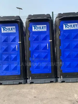 Conventional Mobile Toilet With Water Roof Tank
