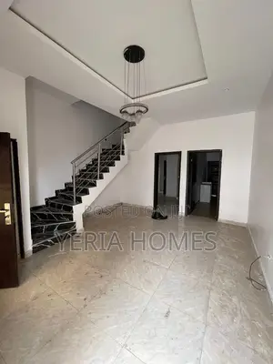 3bdrm Apartment in Ikota Estate, Lagos Island / Lagos Island for sale