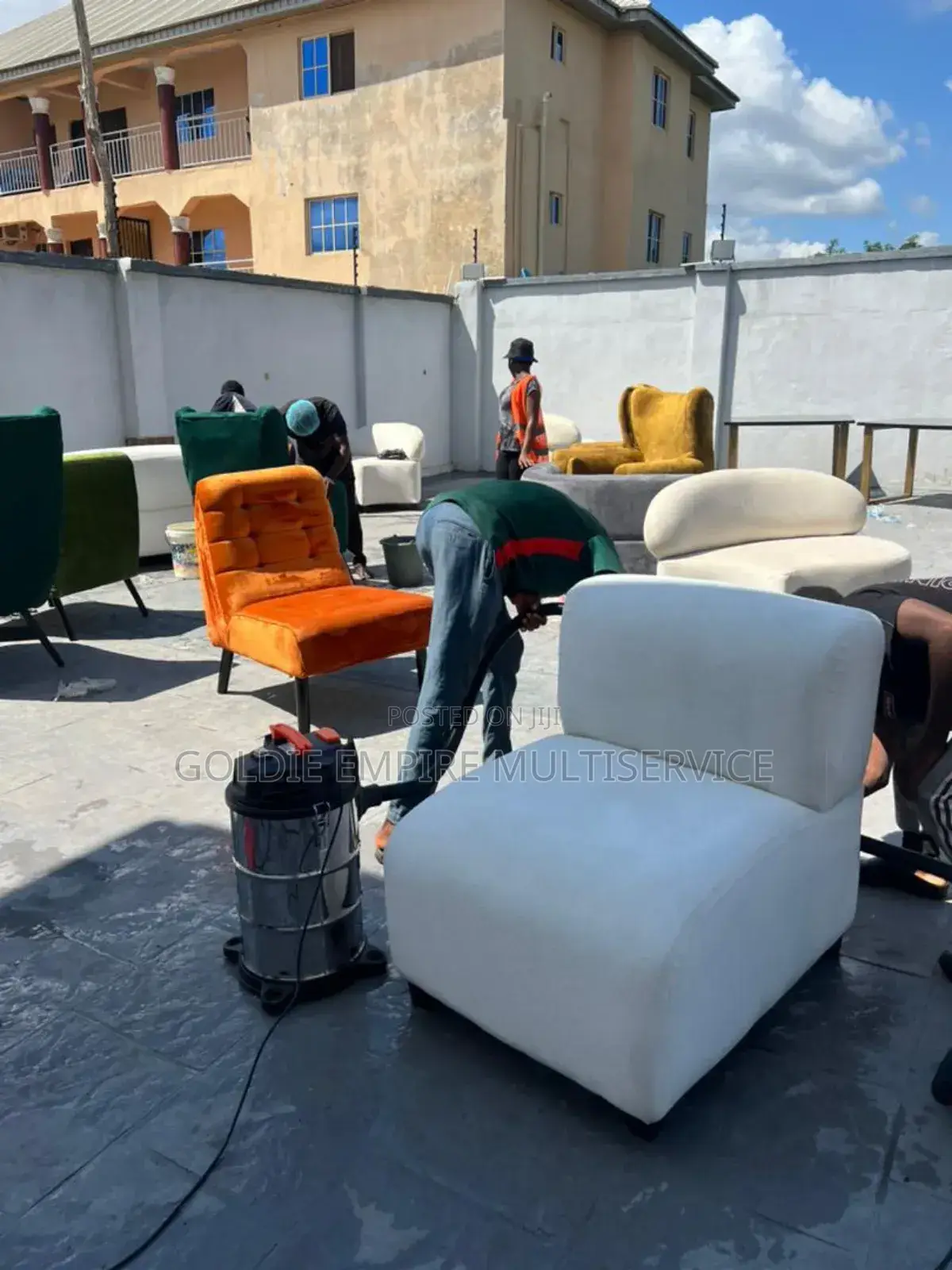 Upholstery/ Couch Washing