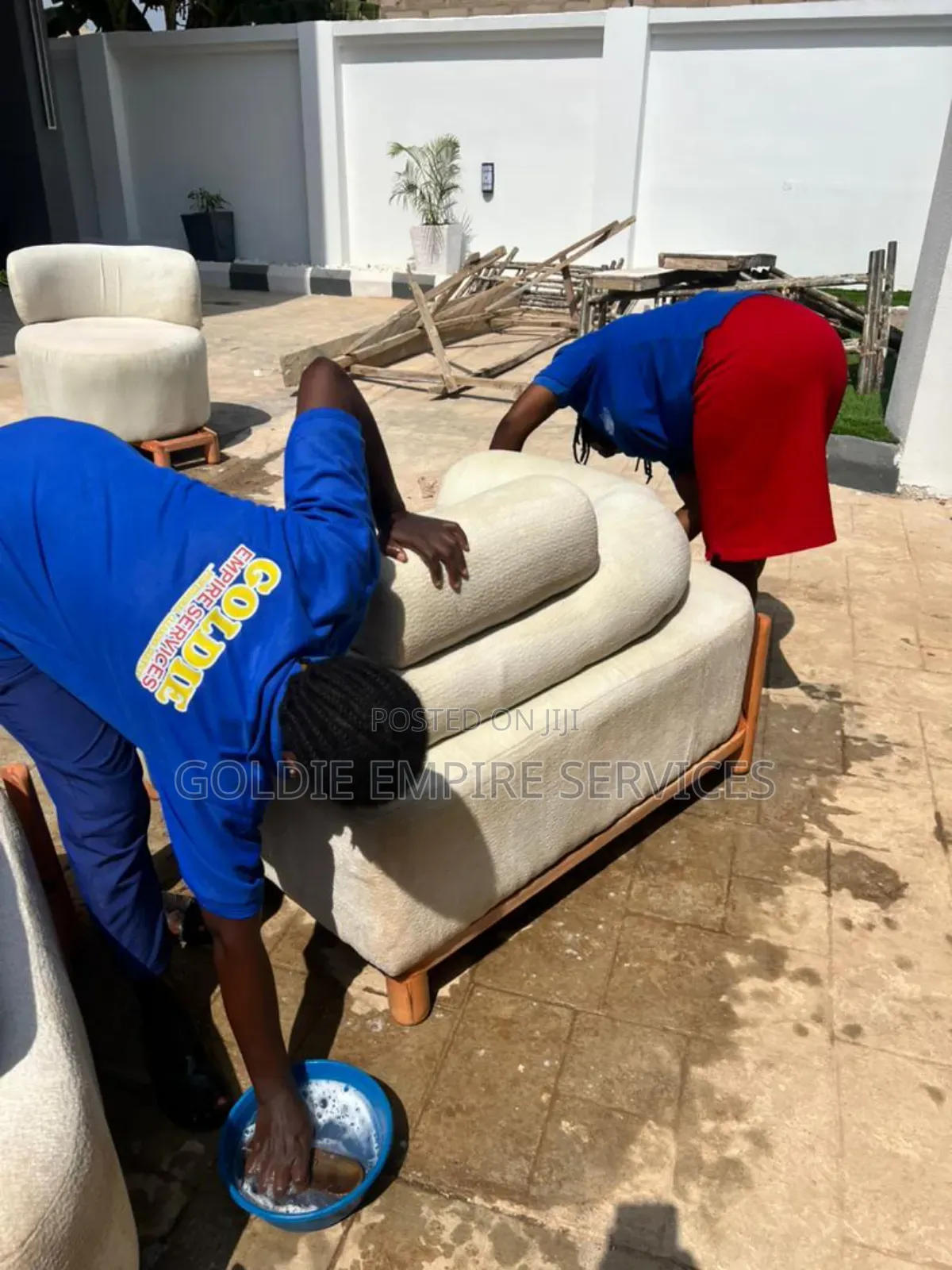 Upholstery/ Couch Washing