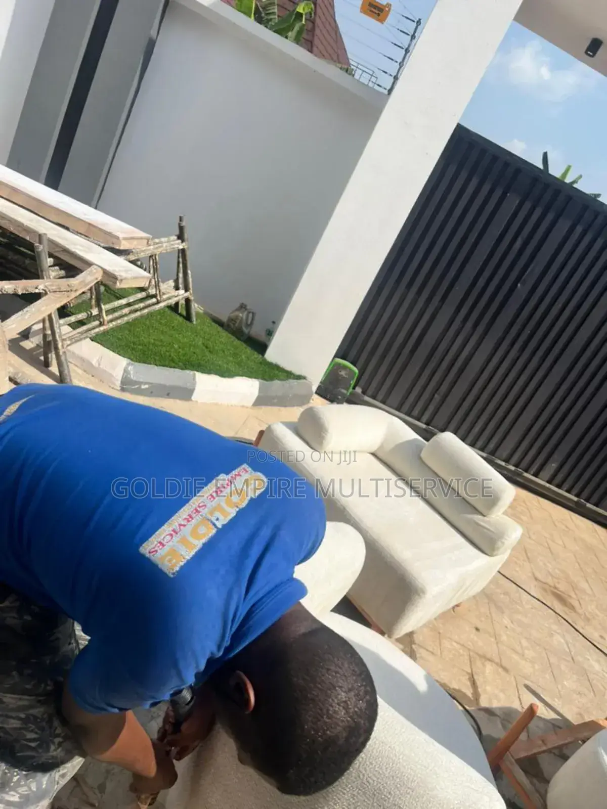 Upholstery/ Couch Washing