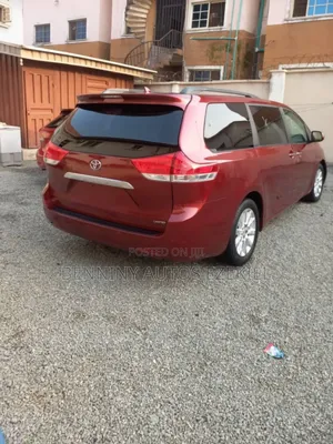 Toyota Sienna XLE 8 Passenger 2011 Red