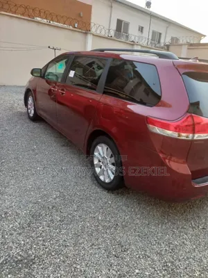Toyota Sienna XLE 8 Passenger 2011 Red