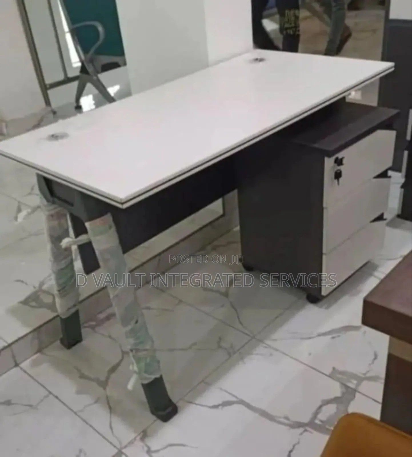 Office Table / Office Desk