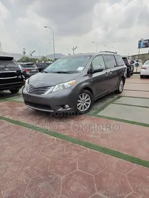 Toyota Sienna 2017 Gray