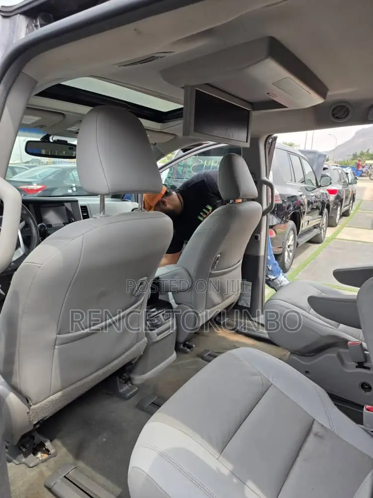 Toyota Sienna 2017 Gray