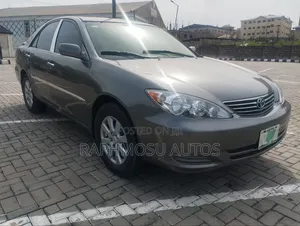 Toyota Camry XLE V6 4dr Sedan (3.0L 6cyl 5A) 2005 Gray