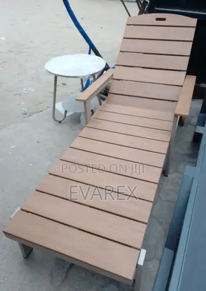 Exotic Poolside Chair/Bed With Side Table