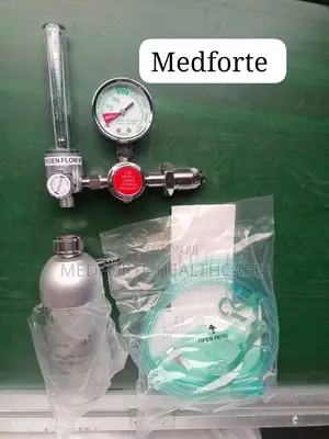 Oxygen Regulator Wwith Humidifier