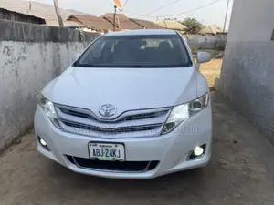Toyota Venza AWD 2010 White