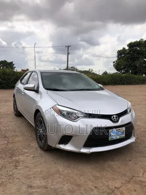 Toyota Corolla LE 4dr Sedan (1.8L 4cyl CVT) 2014 Silver