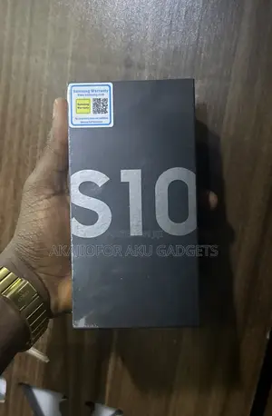 New Samsung Galaxy S10 128 GB Black