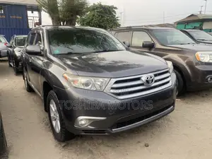Toyota Highlander Limited 3.5L 2WD 2013 Gray