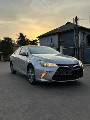 Toyota Camry SE 4dr Sedan (2.5L 4cyl 6A) 2015 Silver