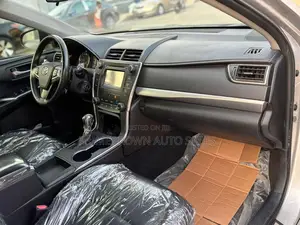 Toyota Camry SE 4dr Sedan (2.5L 4cyl 6A) 2015 Silver