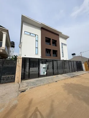 5bdrm Duplex in Anthony Village for sale