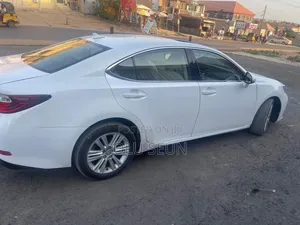 Lexus ES 2014 White