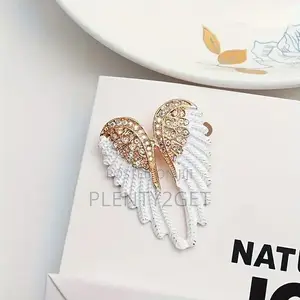 Elegant Angel Wing Brooch Pin With Rhinestones – Golden-Tone Metal, Wh