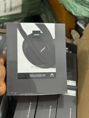 Bose Noise Cancellation Headphones 700