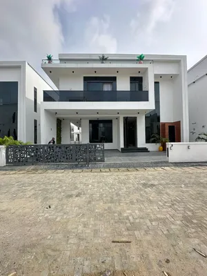 5bdrm Duplex in Off Lekki-Epe Expressway for sale