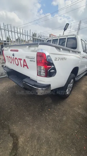 Toyota Hilux 2016 White