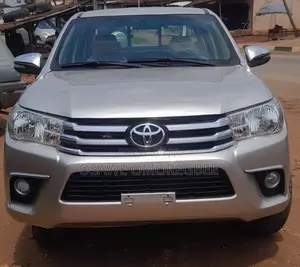 Toyota Hilux 2014 Gray