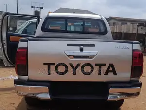 Toyota Hilux 2014 Gray