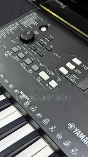 Yamaha PSR-E373 Keyboard – Full-Size Keys, Excellent Condition