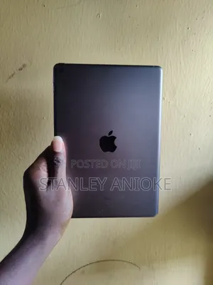 Apple iPad 10.2 (2019) 32 GB Gray