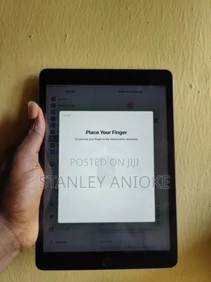 Apple iPad 10.2 (2019) 32 GB Gray