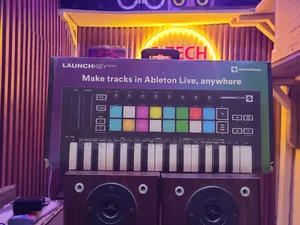 Novation Launchkey Mini Keyboard Controller