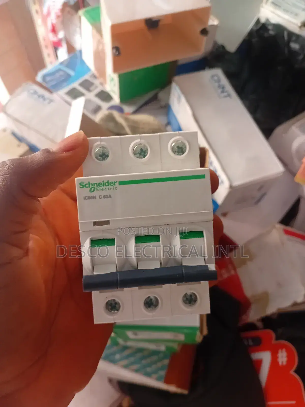 3pole Breaker