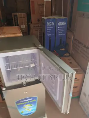 Snowsea Bcd166 Fridge Freezer Clean Interior Strong Build