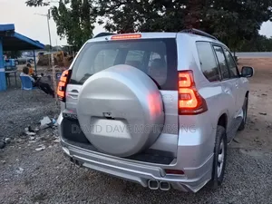 Toyota Land Cruiser Prado 2009 Silver