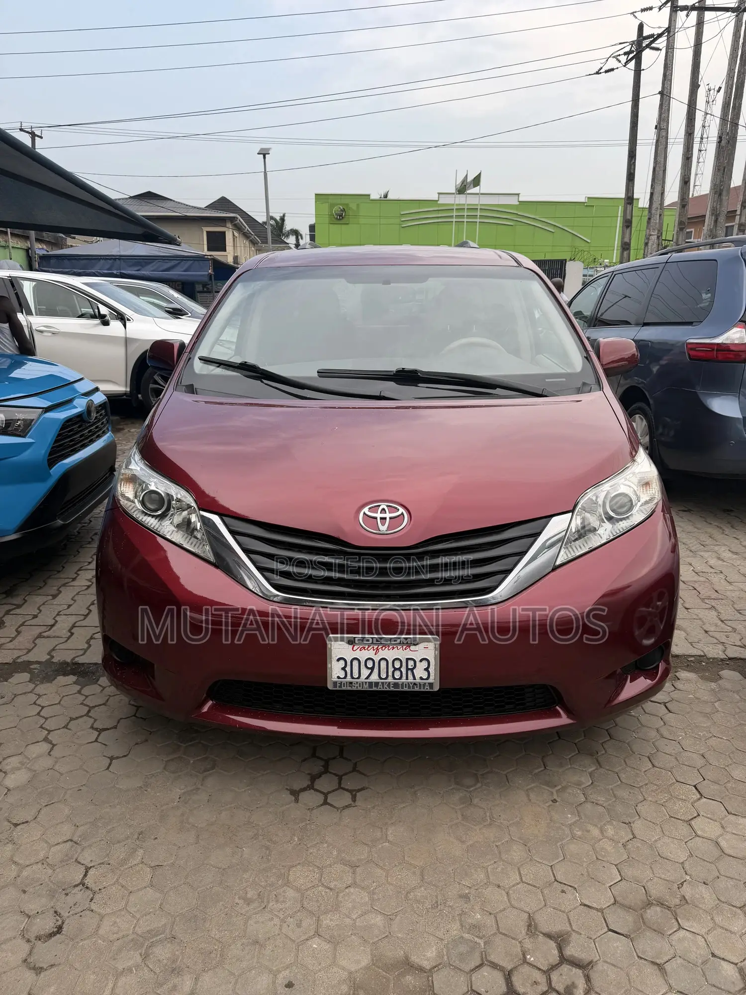 Toyota Sienna 2012 Red